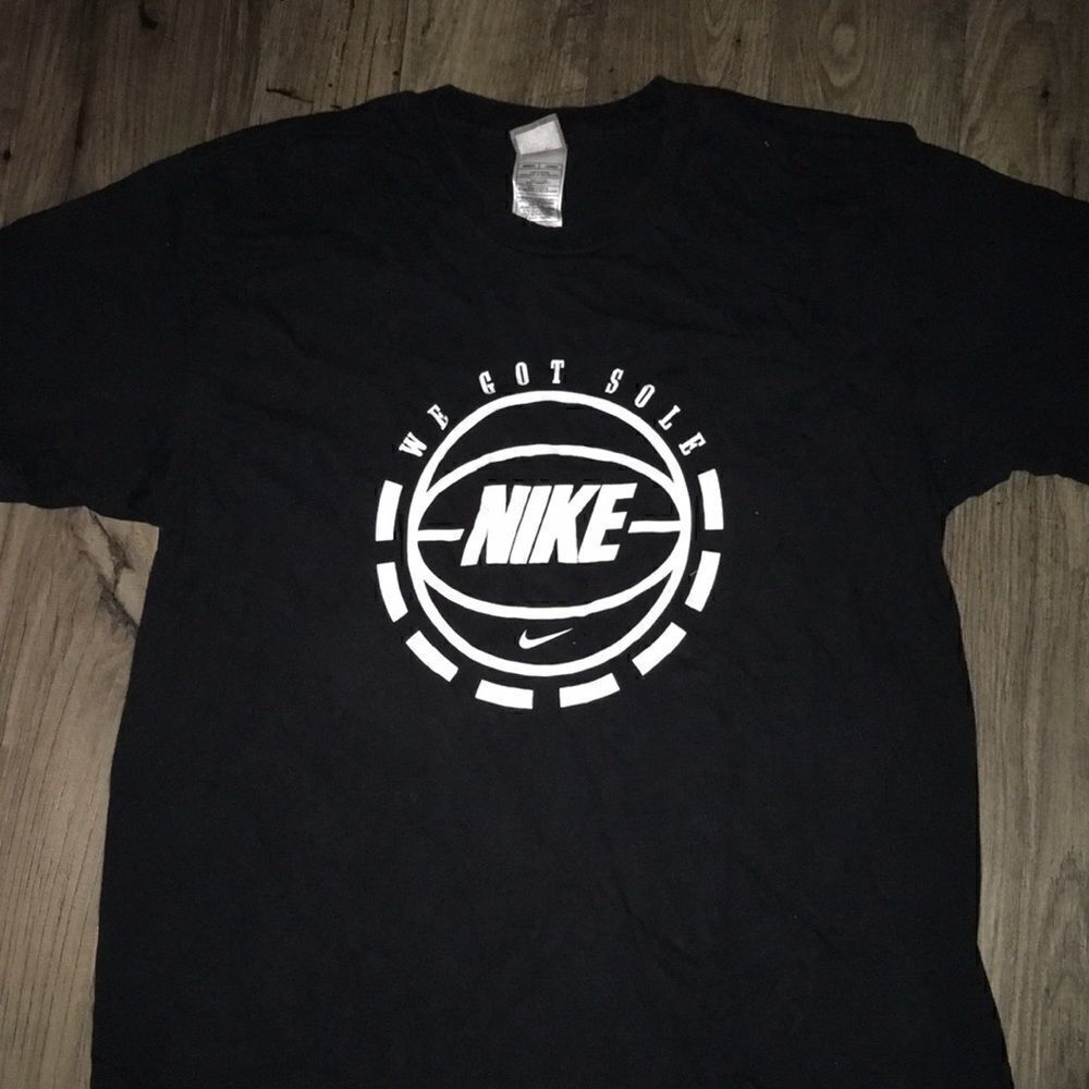 Black Nike sportswear we got sole 🏀 b-ball t shirt L men’s